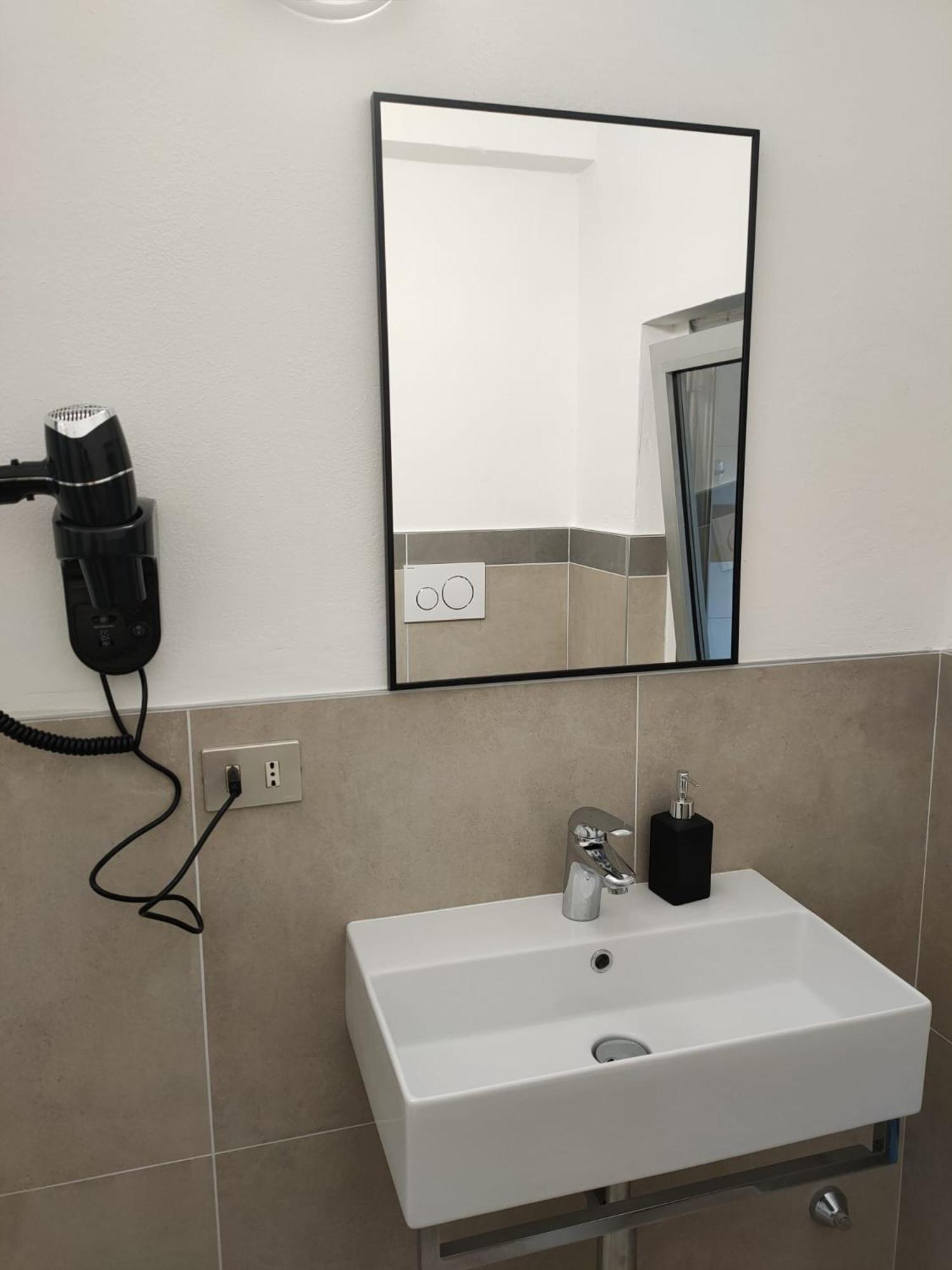 Airport Orio Studio Apartment Bergamo Exterior photo